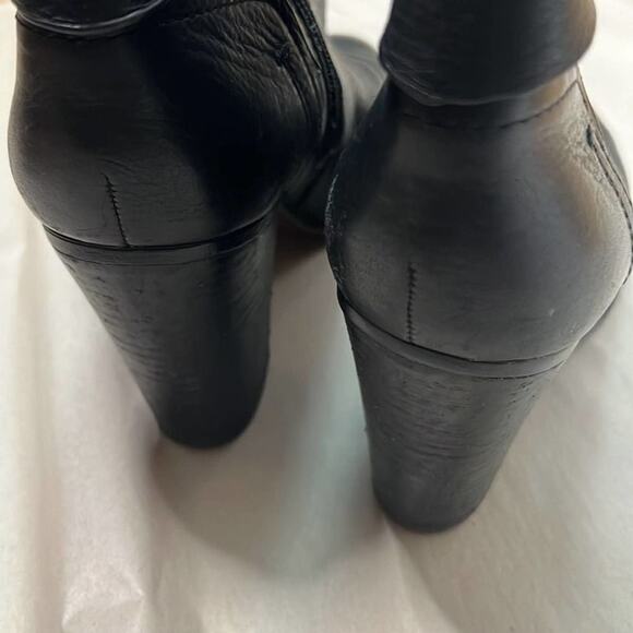 VINCE CAMUTO LEATHER‎ HEEL ANKLE BOOTS SIZE 10M - Picture 4 of 11